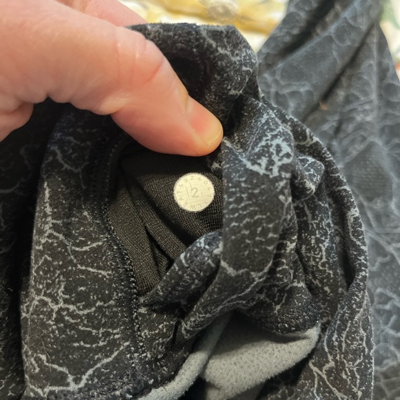 Lululemon align 25” inseam size 2 - Picture 2 of 2